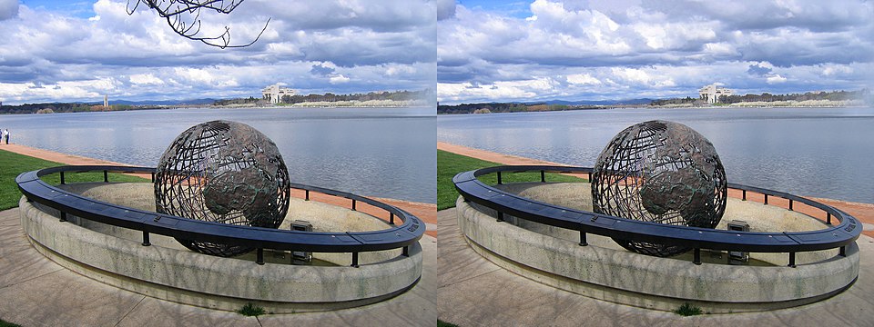 File:Globe and high court (Spot the difference).jpg